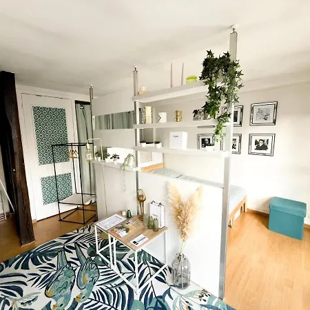 Moderne Et Lumineux Idealement Situe Appartamento Parigi